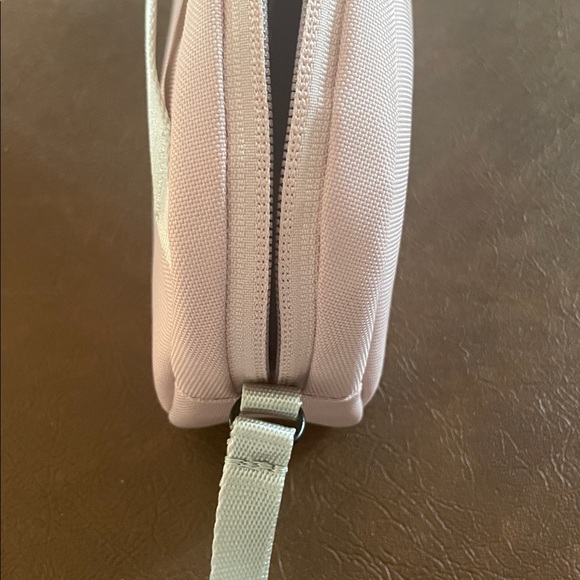 Tomtoc Pink Electronic/Cosmetic Bag - Picture 8 of 9